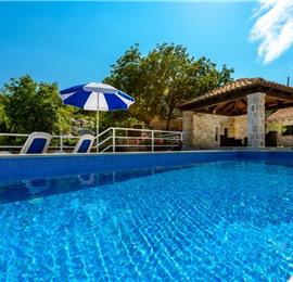2 bedroom villa with pool and mountain views near Orašac, sleeps 4